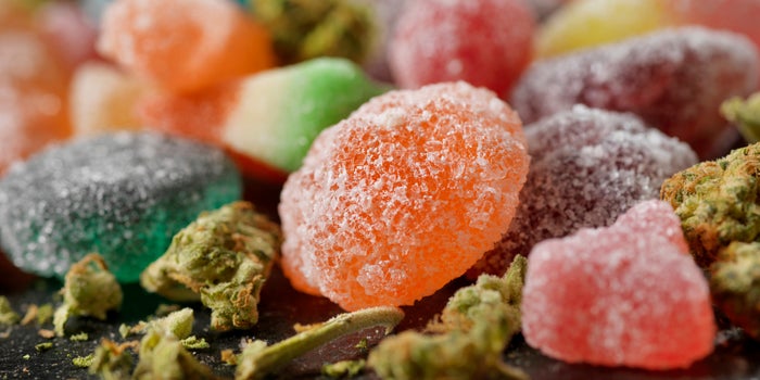 EDIBLES VS. VAPING CANNABIS: WHICH IS RIGHT FOR YOU?